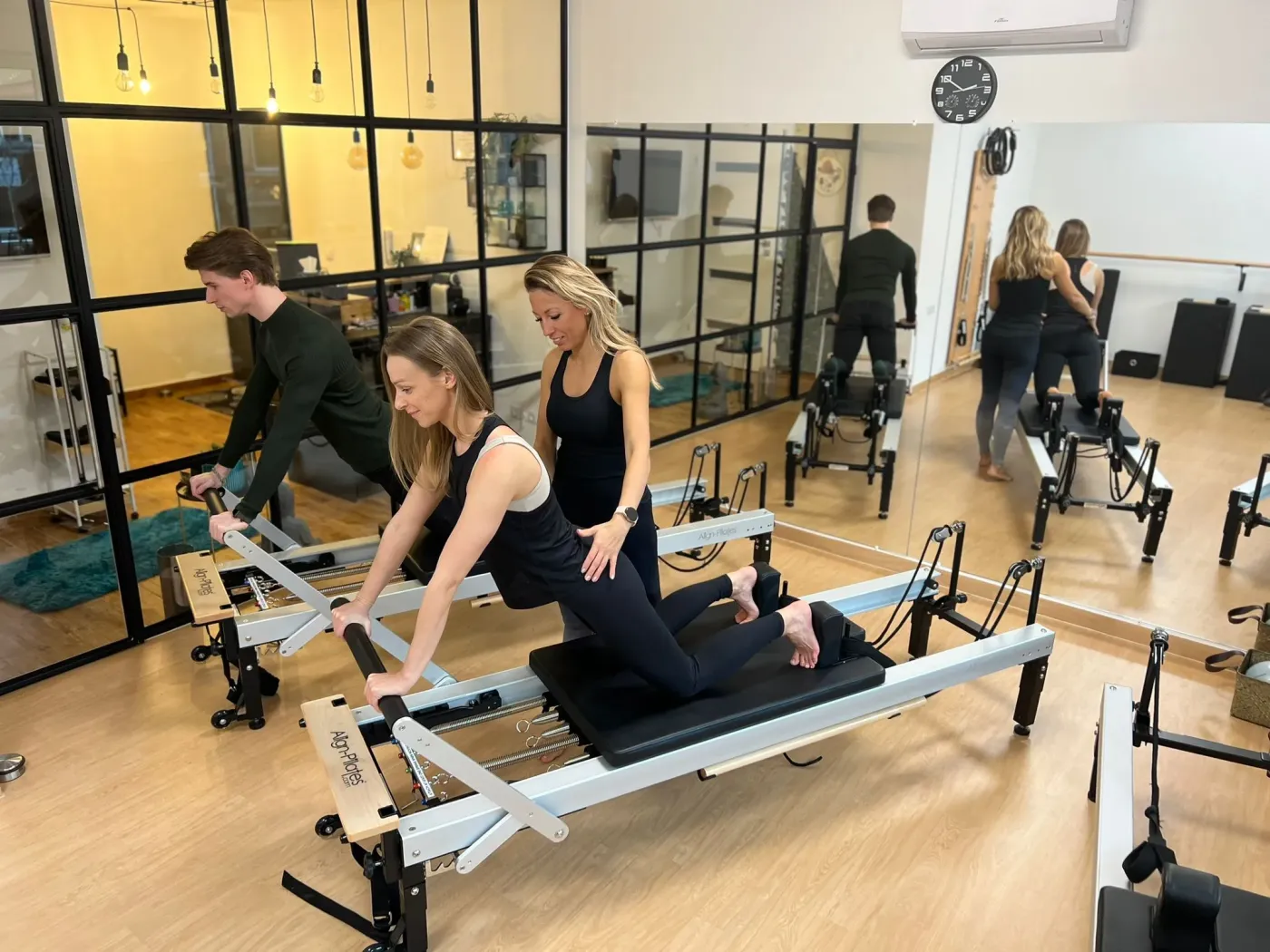 Csoportos reformer pilates óra Győrben